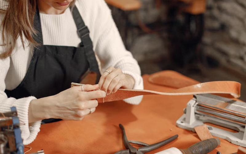 the personalization process of custom-made shoes