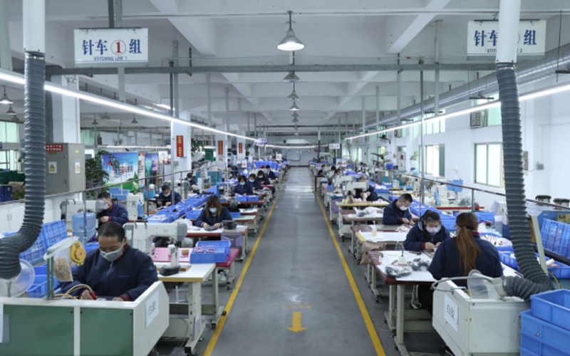 workers in shoes factory