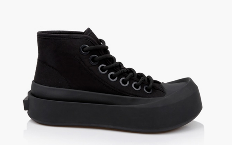 Black Sliding Toe Canvas Sneaker